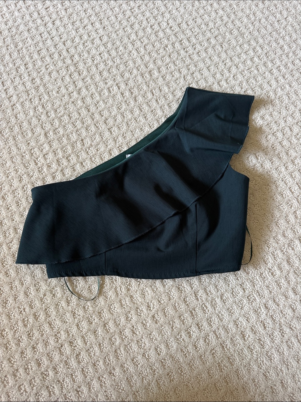 Asymmetrical One-Shoulder Ruffle Crop Top in Dark Green